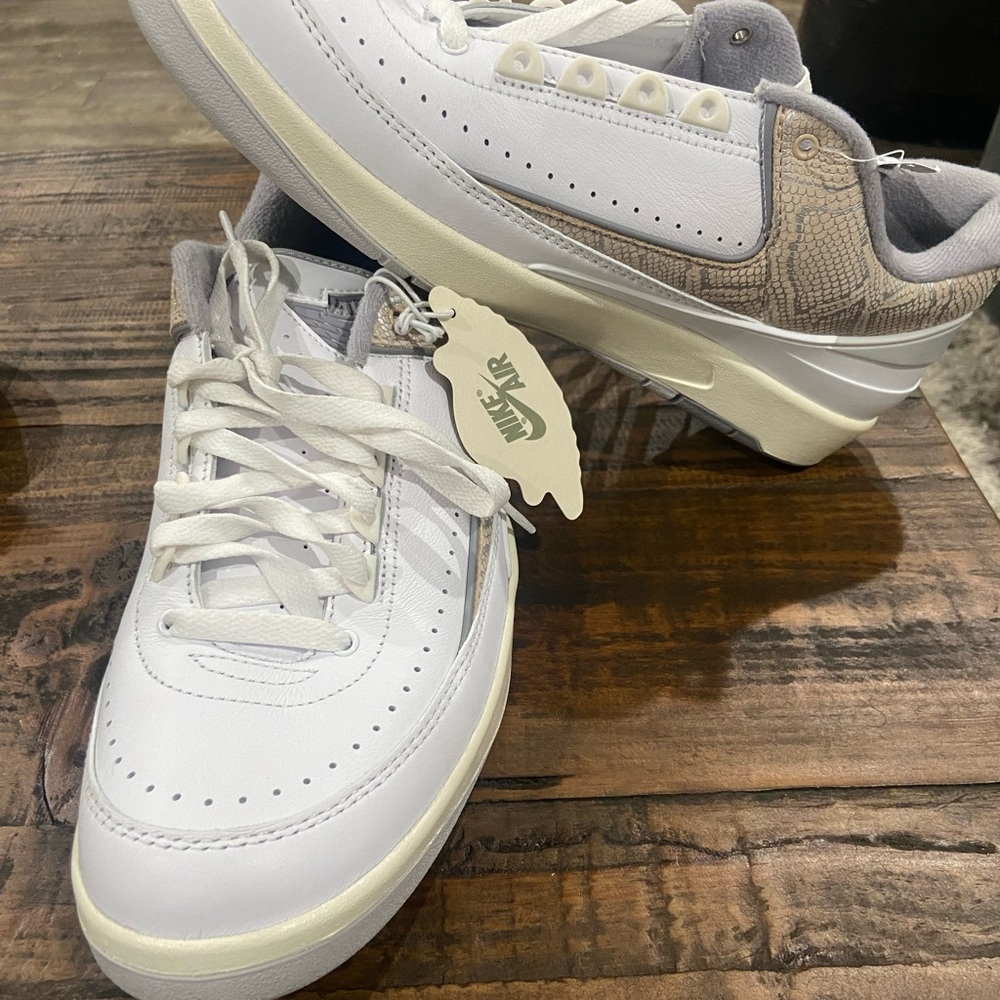 Nike White and Gray Casual Shoes